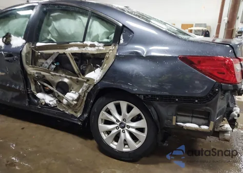 2015 Subaru Legacy 2.5I Premium z USA, uszkodzony, nr VIN 4S3BNBC60F3011030